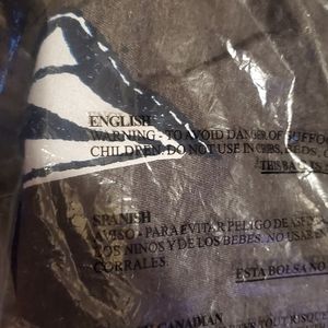 Volcolm diamond logo tee